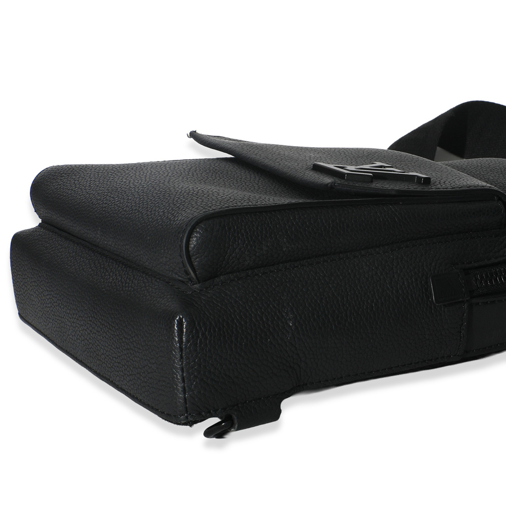 Louis Vuitton Black Waxy Calfskin Aerogram Pilot Slingbag - Picture 7 of 8